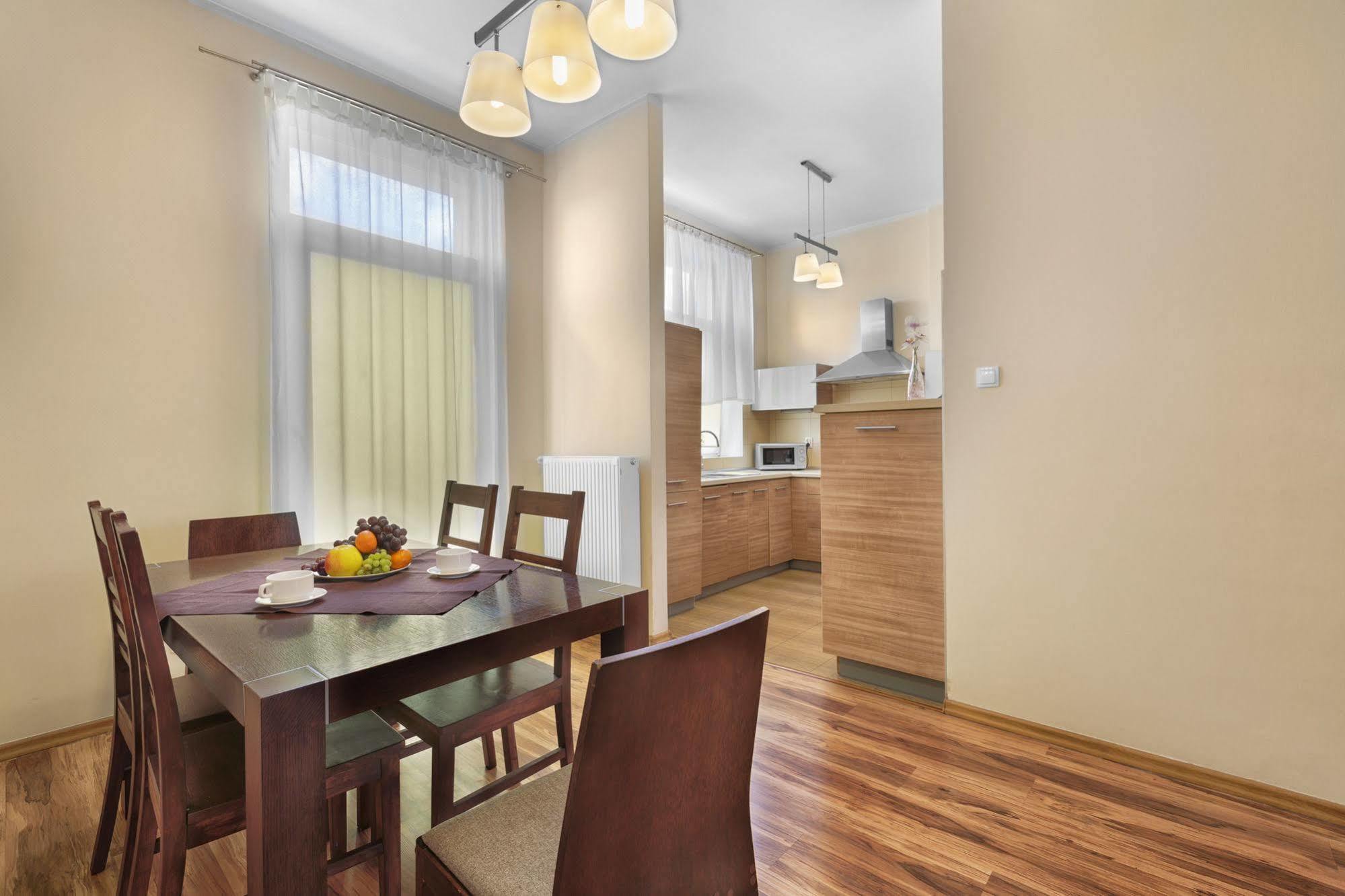 City Town Apartment Lodz Экстерьер фото
